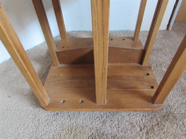 2 SHELVING UNITS