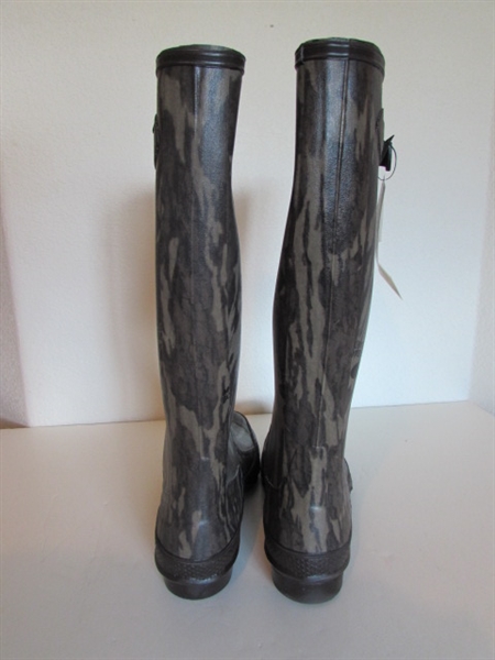 SIZE 14 MEN'S LACROSSE RUBBER BOOTS