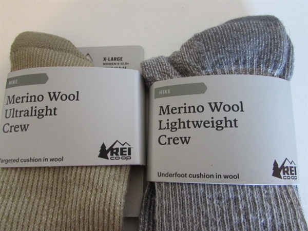 MEN'S ORVIS STRAW HAT, NEW MERINO WOOL SOCKS, CARHARTT SUSPENDERS, LEATHER BELTS AND WOODEN HANGERS