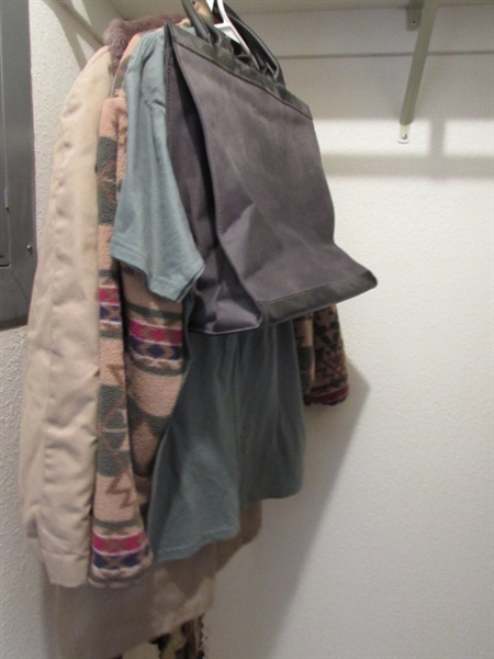 WOMEN'S DOWN JACKET, FLEECE AND TSHIRT