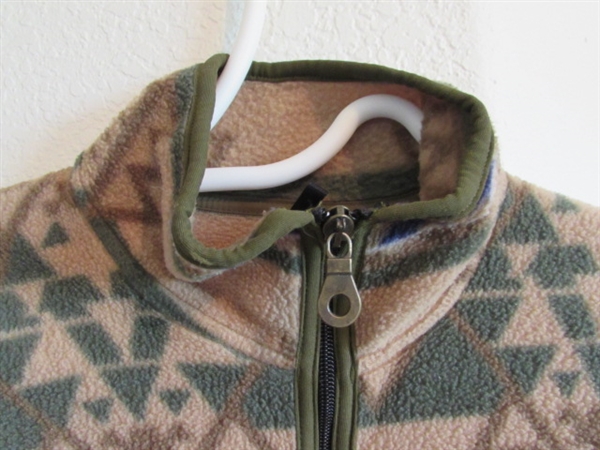WOMEN'S DOWN JACKET, FLEECE AND TSHIRT