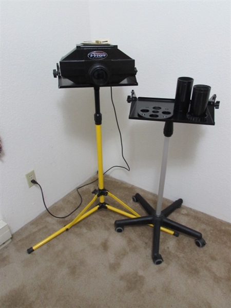 ARTOGRAPH SUPER PRISM PROJECTOR & 2 STANDS