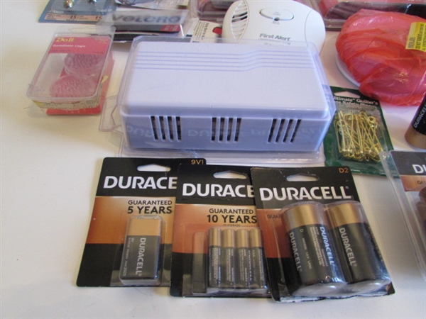 BATTERIES & LIGHTBULBS
