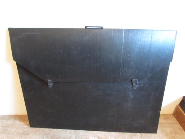 ART CARRIERS & PORTFOLIOS