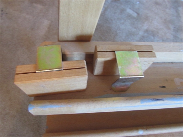MABEF BEECHWOOD EASEL W/BOARDS & DRAWING PAD