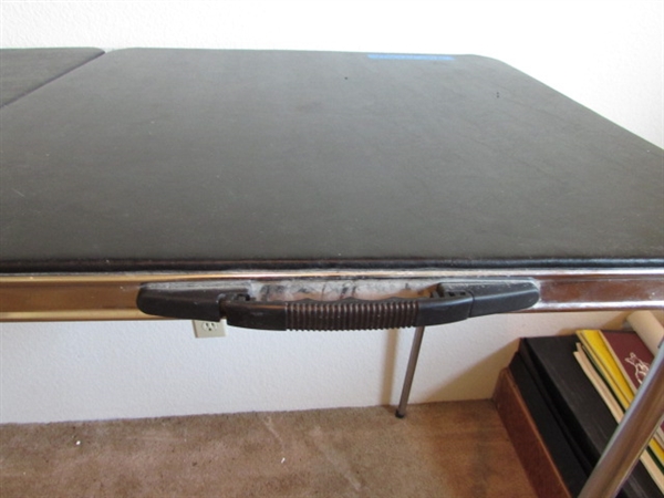 COSCO FOLDING TABLE W/VINYL TOP