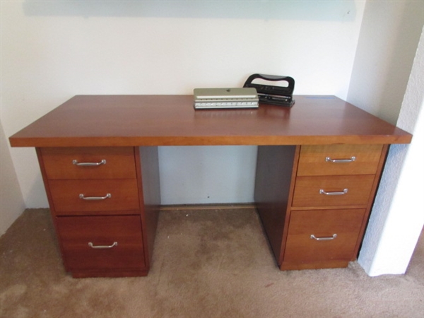 NICE OFFICE DESK & OFFICE SUPPLIES/ACCESSORIES
