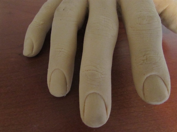 SILICONE LIFE SIZE HAND MODEL AND SKETCH PADS