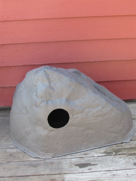PLASTIC SPEAKER ROCK AND COPPER WATER YARD ART