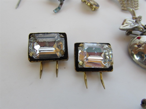 VINTAGE BROOCHES & PINS