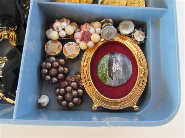 STARFLITE TRAIN CASE W/ FASHION JEWELRY