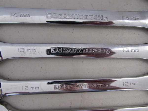 METRIC AND STANDARD GEAR WRENCHES