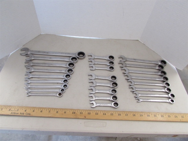 METRIC AND STANDARD GEAR WRENCHES