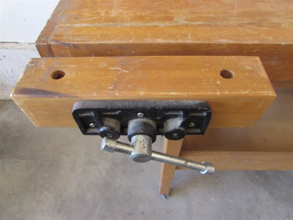 WOOD WORKBENCH ON WHEELS WITH VISES