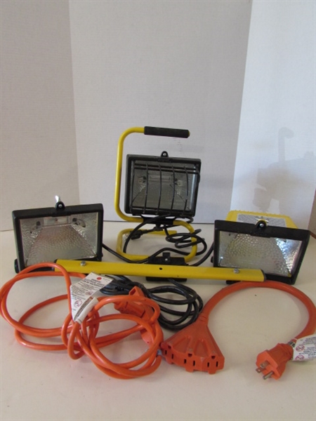 3 SHOP LIGHTS W/ EXTENSION CORDS