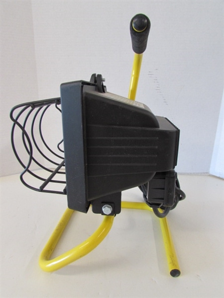 3 SHOP LIGHTS W/ EXTENSION CORDS
