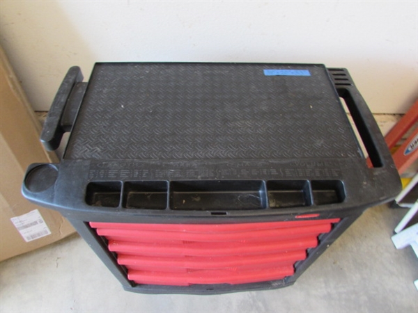 RUBBERMAID ROLLING TOOL CHEST AND 2 INSTACRATE BOXES