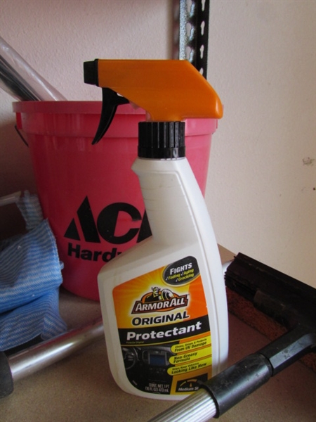 BUCKET OF CAR WASH SUPPLIES