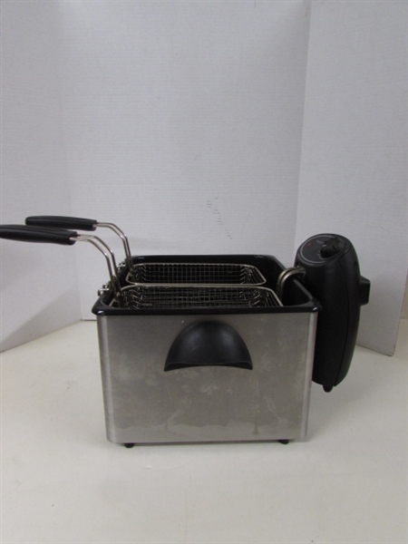 PRESTO ELECTRIC DEEP FRYER AND POTATO SLICER