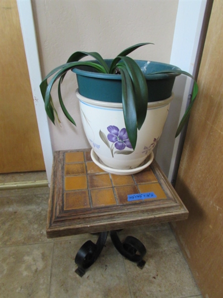 WROUGHT IRON AND TILE PLANT STAND WITH PLANTER