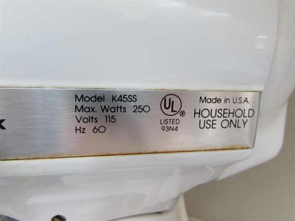 WHITE KITCHEN AID CLASSIC WITH BOWL AND BLADES