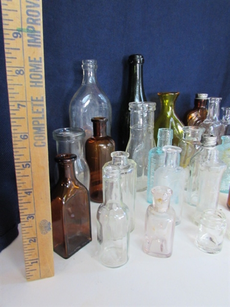 LARGE COLLECTION OF APOTHECARY BOTTLES