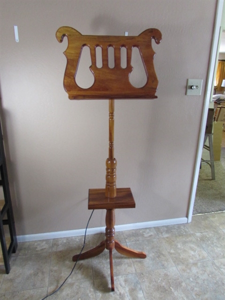 VINTAGE WOODEN MUSIC STAND