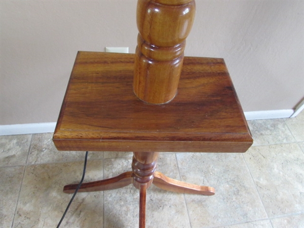 VINTAGE WOODEN MUSIC STAND