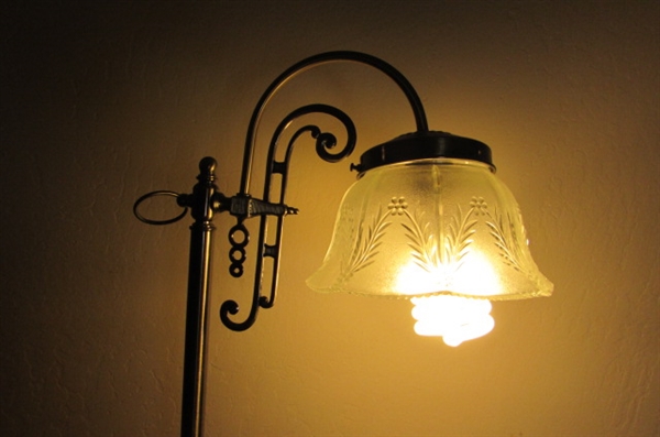 VINTAGE LAMP