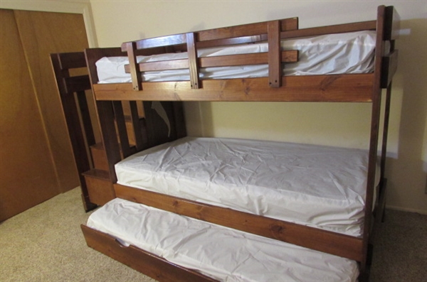 WOOD BUNK BED WITH TRUNDLE