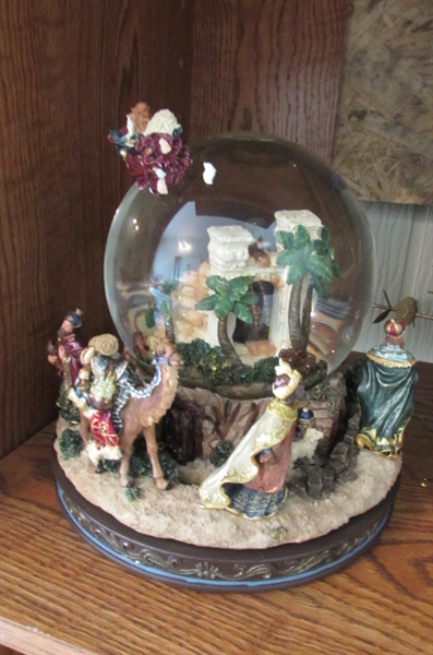 LARGE SNOW GLOBE MUSIC BOX AND HORN W/ANGEL