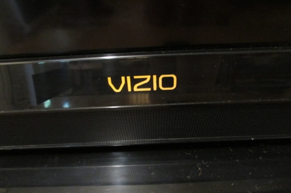37 VIZIO FLAT SCREEN TV W/REMOTE