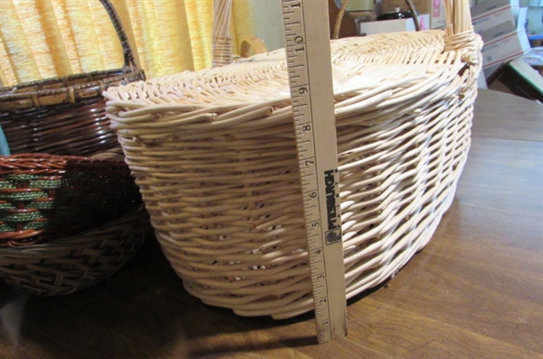 WICKER AND PICNIC BASKETS
