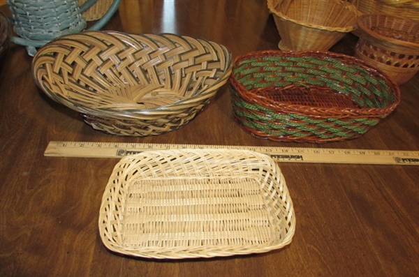 WICKER AND PICNIC BASKETS