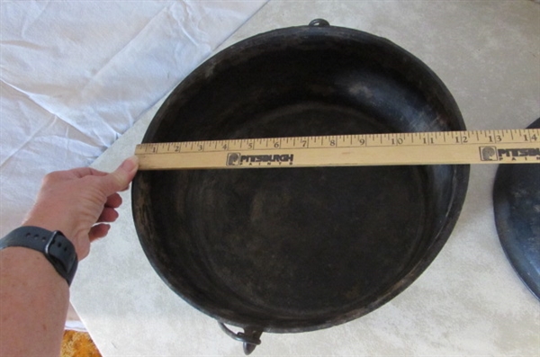 CAST IRON DUTCH OVEN & 2 FRYING PANS - NEED CLEANING