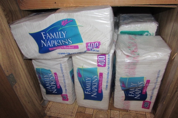 NAPKINS & COFFEE FILTERS