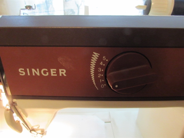 VINTAGE SINGER 5530 SEWING MACHINE IN CABINET W/THREAD, ATTACHMENTS & MORE