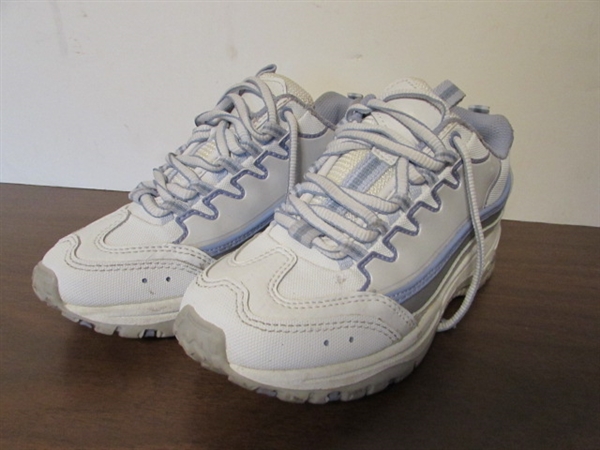 GIRLS SIZE 2 ATHLETIC SHOES AND SANDALS