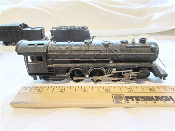 HO SCALE MODEL RR ENGINES AND CARS - MOSTLY METAL