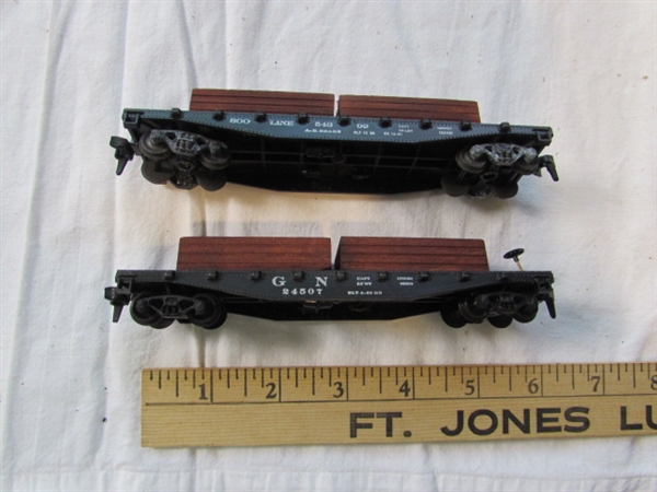MORE HO SCALE MODEL RAILROAD ENGINES & CARS
