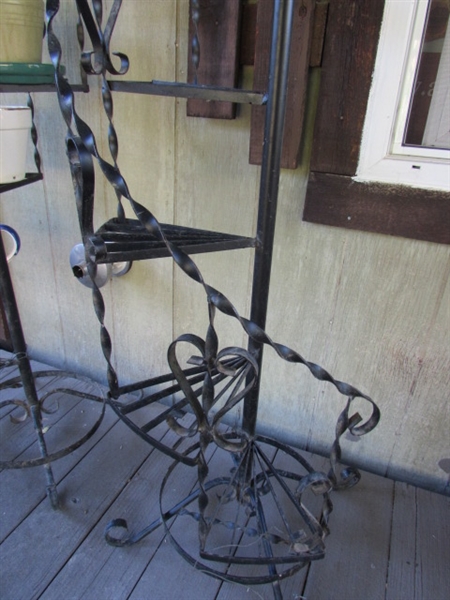 PAIR OF WROUGHT IRON SPIRAL PLANT STANDS & FLOWER POTS
