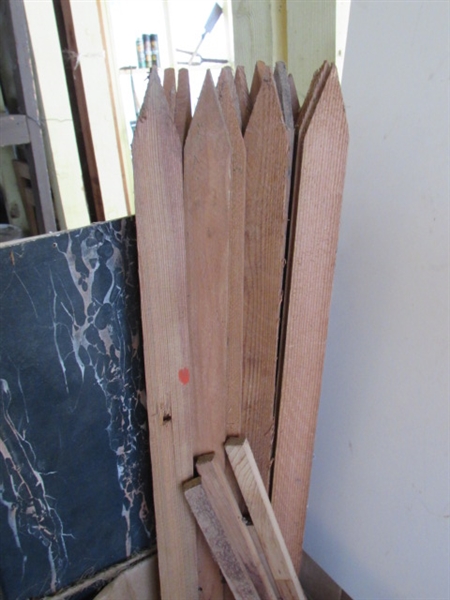 WOODEN PICKETS & STAKES