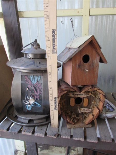 BIRD HOUSES & FEEDERS