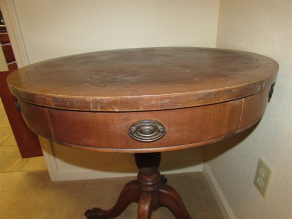 ANTIQUE ROUND 2-DRAWER SIDE TABLE