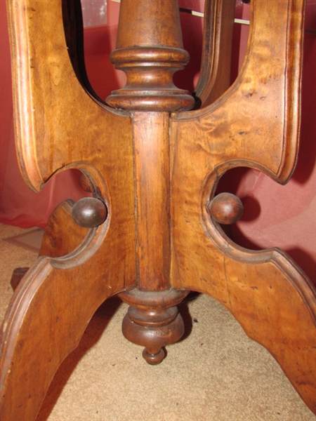 ANTIQUE PARLOR TABLE