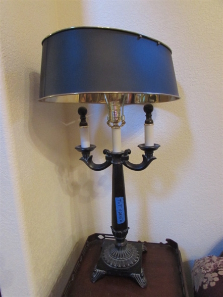 VINTAGE CANDELABRAS STYLE TABLE LAMP