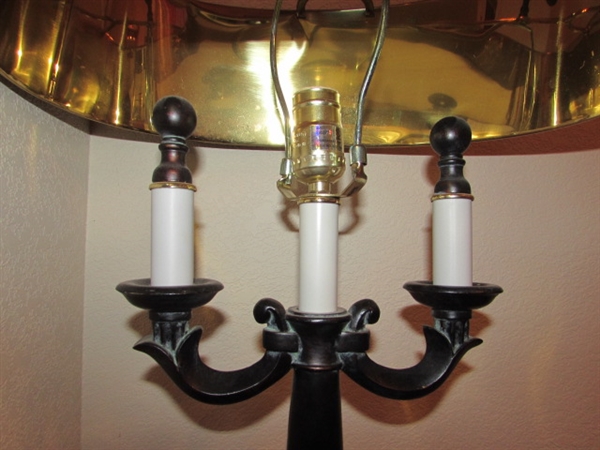 VINTAGE CANDELABRAS STYLE TABLE LAMP