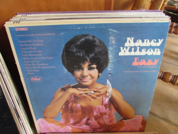 LARGE COLLECTION OF LPS