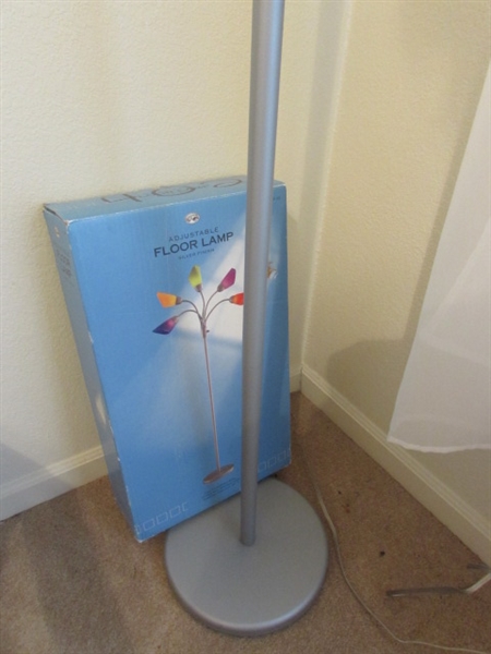 ADJUSTABLE FLOOR LAMP W/COLORED SHADES