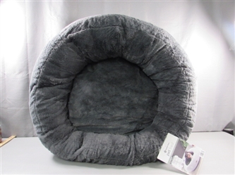 NEW LARGE PET BED